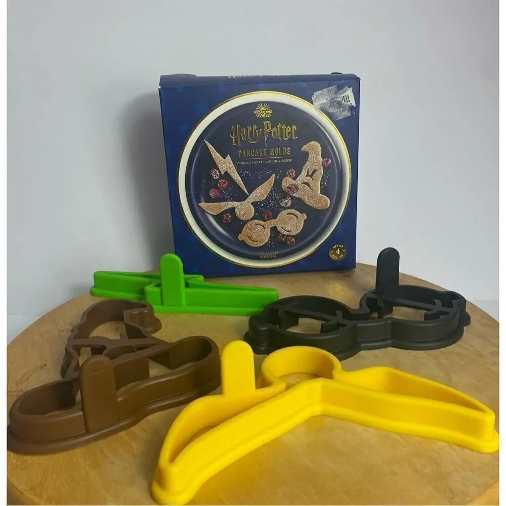 Williams Sonoma Set Of 4 Multicolor Wizarding World Harry Potter Pancake Molds